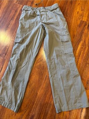 Wide Leg Cargo Pants in Olive Green - Pull-On Style